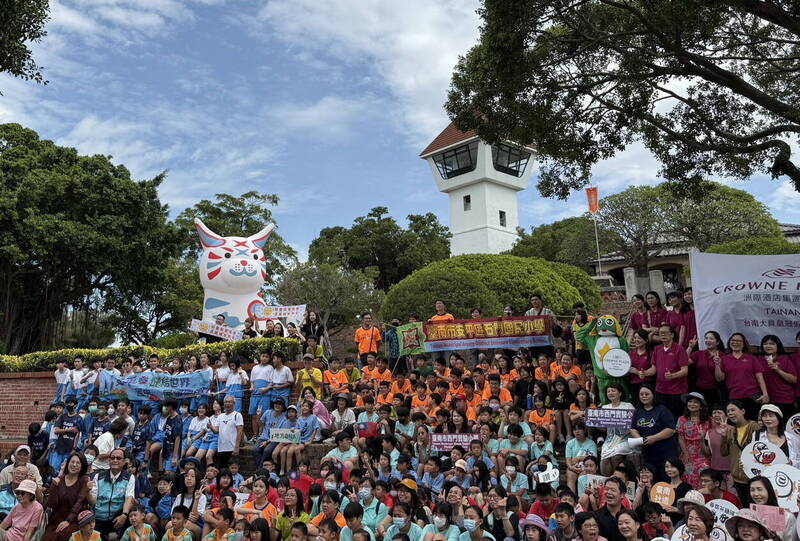 安平古堡今年建城400年，地方發起舉辦安平古堡快閃慶生活動。（圖由安平區公所提供）