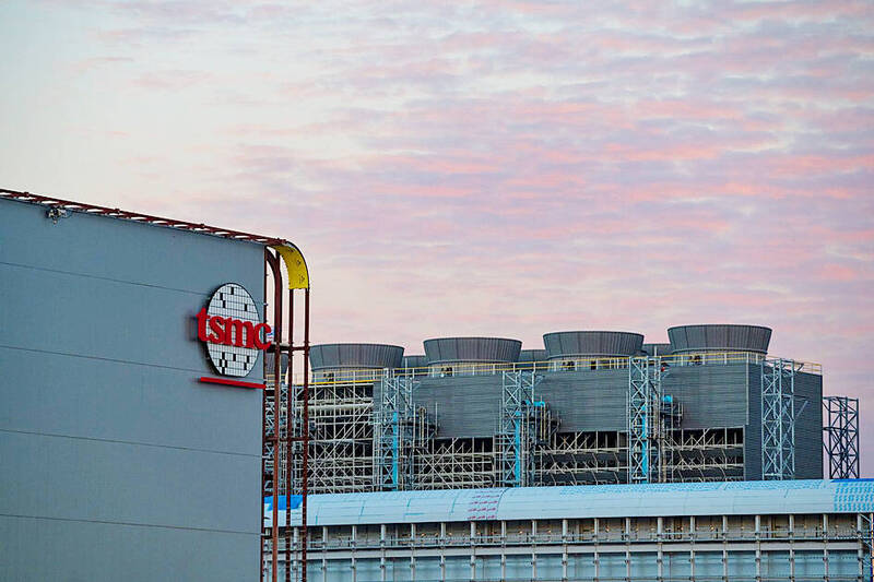 
A Taiwan Semiconductor Manufacturing Co facility under construction in Phoenix, Arizona, is pictured on Dec. 6, 2022.  
Photo: Bloomberg