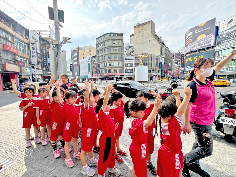 嘉義市吳鳳幼兒園發展特色課程，深耕幼兒對在地文化認同。（吳鳳幼兒園提供）