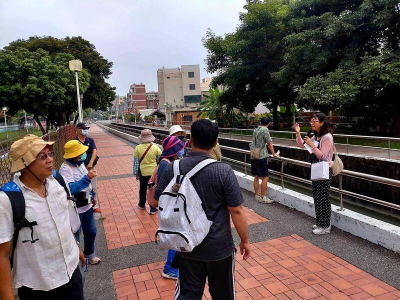 新營綠川綠色生活地圖今日發表成果，透過實地踏查走讀，探索在地歷史與發展，未來透過按圖索驥，成為新營社區營造重要參考。（新營區公所提供）