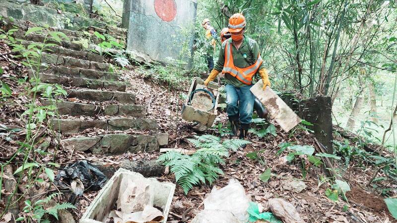 新北市府已將中和景新公園、三介廟、新店天山公園及周邊山區列為管制區，禁止民眾進入。（新北市衛生局提供）