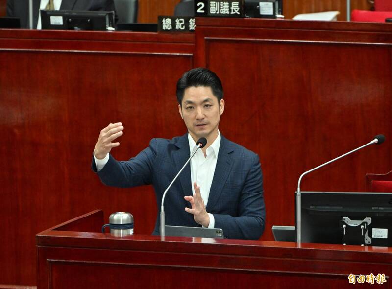 台北市長蔣萬安在議會接受市議員質詢。（記者田裕華攝）