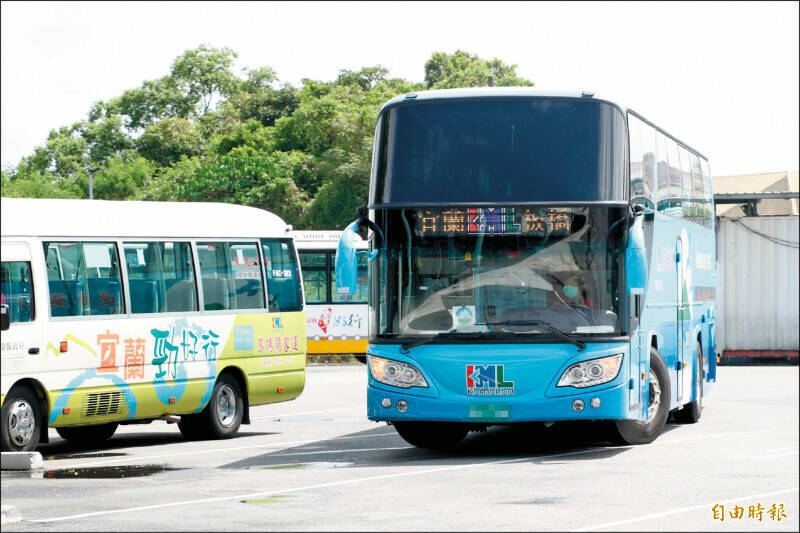 風雨漸增，宜蘭縣國道客運、市區公車，9點後全面停駛。（資料照）