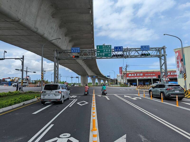 台南都會區第1、3期北外環快速道路已完工通車。（圖由南市府提供）