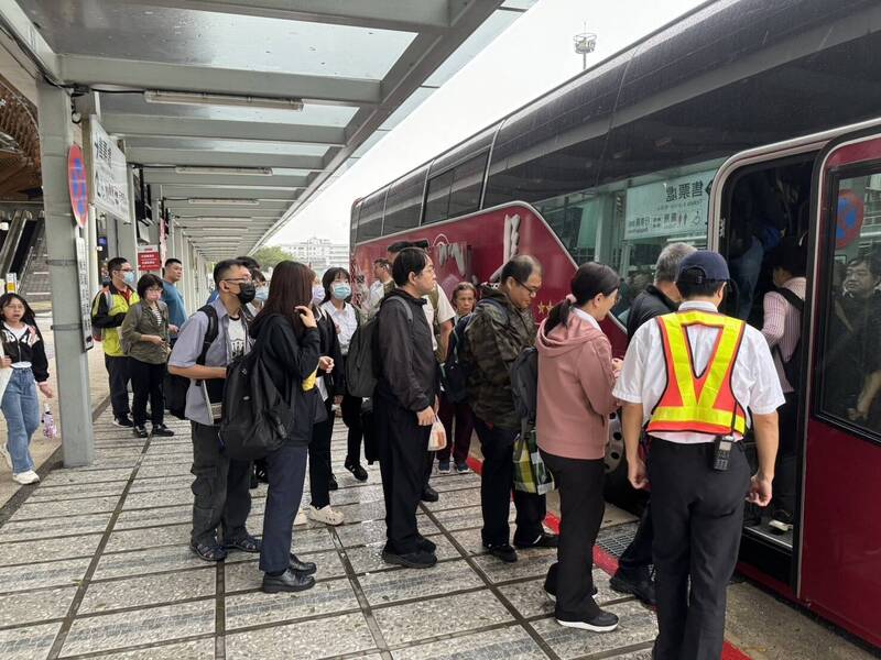 台鐵上午類火車發車，截至10點半已經發出5班車。（台鐵花蓮站提供）