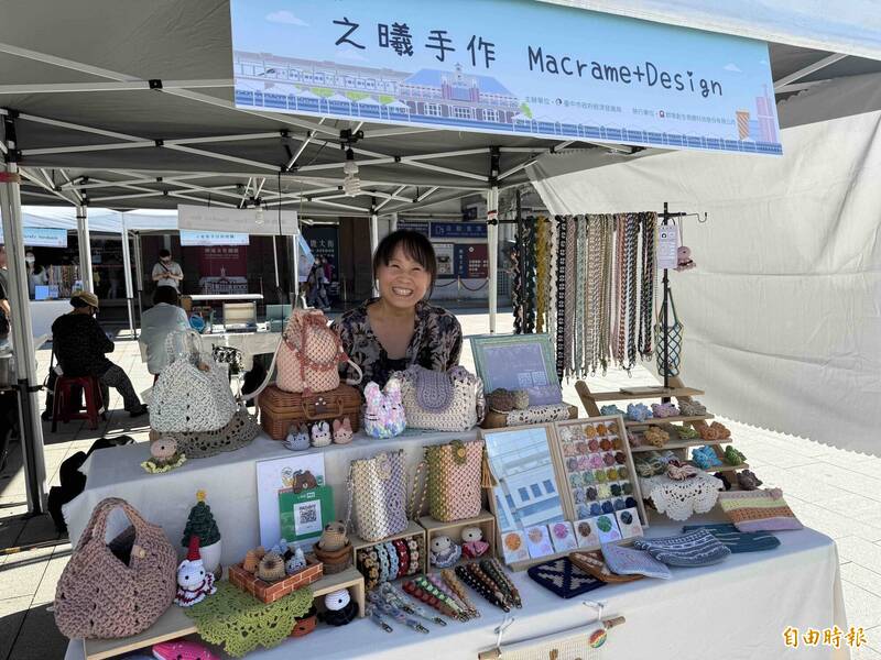中區繼光街、電子街、自由路等三大商圈在台中火車站舊站開辦特色鐵道市集。(記者蔡淑媛攝) 中區繼光街、電子街、自由路等三大商圈在台中火車站舊站開辦特色鐵道市集。(記者蔡淑媛攝)