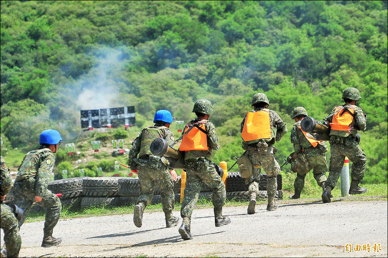 恆春半島每年進駐兵力及軍方演習非常多。（資料照，記者蔡宗憲攝）