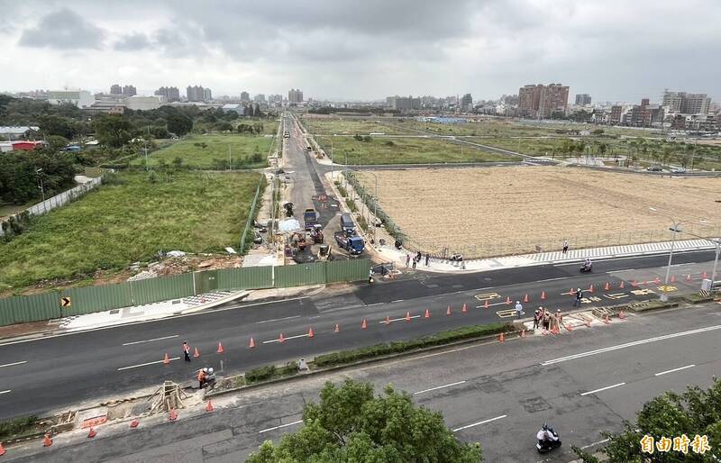 配合「中壢運動公園區段徵收工程」施工，環中東路二段福州路口至後興路二段處的路段15日起封閉。（記者李容萍攝）