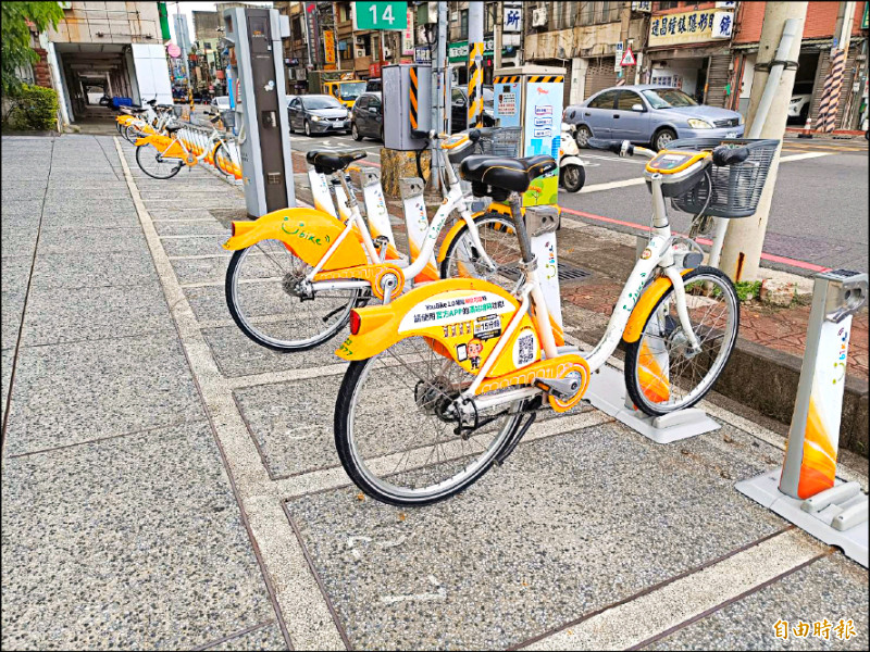 桃園市持續增設YouBike站點，但各區站點數差異大。（記者鄭淑婷攝）