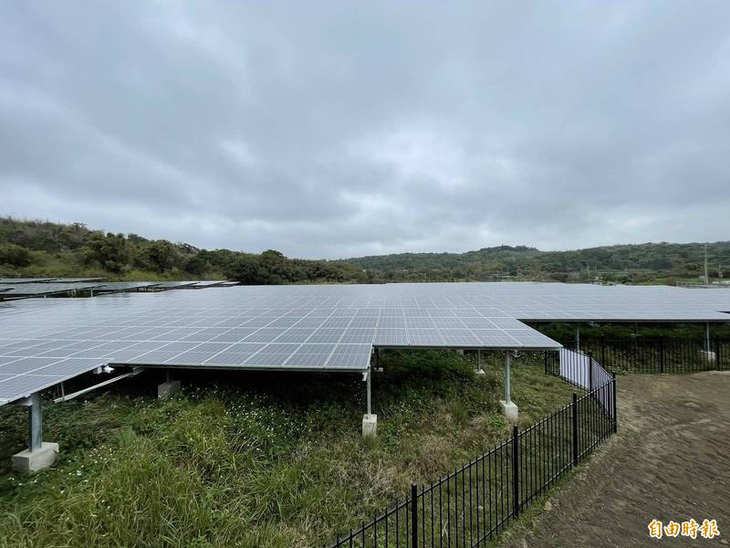 環境部擬將太陽光電、漁港、觀光旅館等開發行為的環評，改由地方政府審查。示意圖。（資料照）