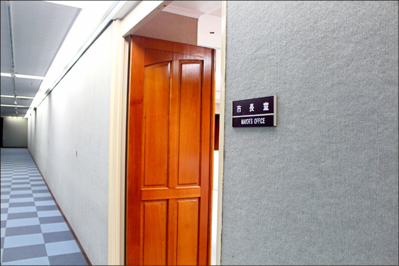 媒體報導，民眾黨主席柯文哲疑於二○二二年十一月一日在台北市市長室收受沈慶京一五○○萬賄款，遭到裁定延押。（資料照）