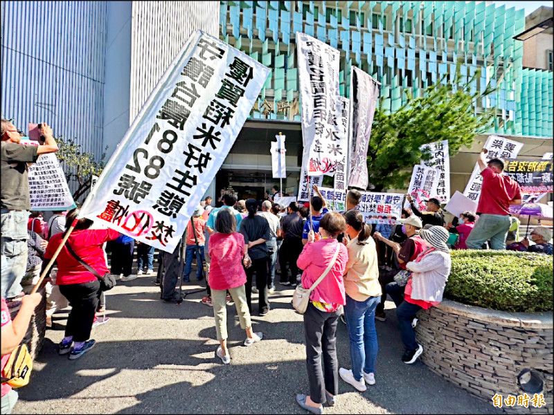 自救會的成員囊括各村的農民。（記者陳鳳麗攝）