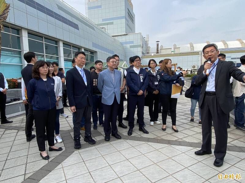 行政院長卓榮泰視察高雄小港機場新航廈計畫。（記者洪臣宏攝）