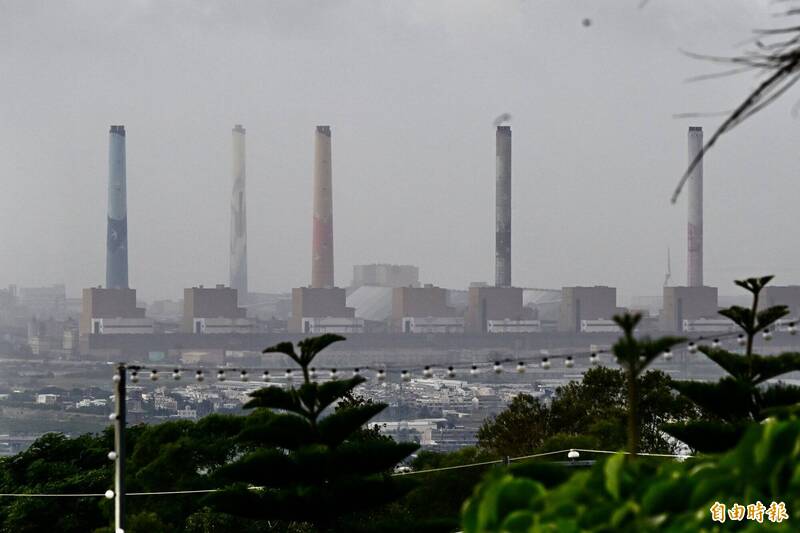 中火力發電廠。（資料照，記者廖耀東攝）