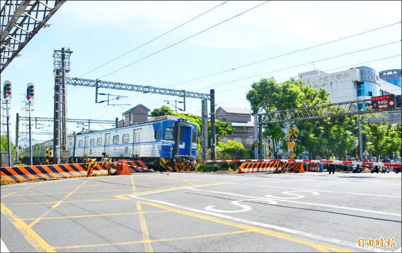 宜蘭鐵路高架案縣府鬆口「有能力負擔」，明年已編列5千萬元配合款，預定2026年5月開工。（記者王峻祺攝）