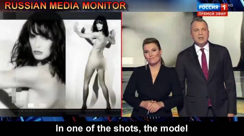 女主持人在直播中疑似強忍笑意。（圖擷自「@JuliaDavisNews」X）