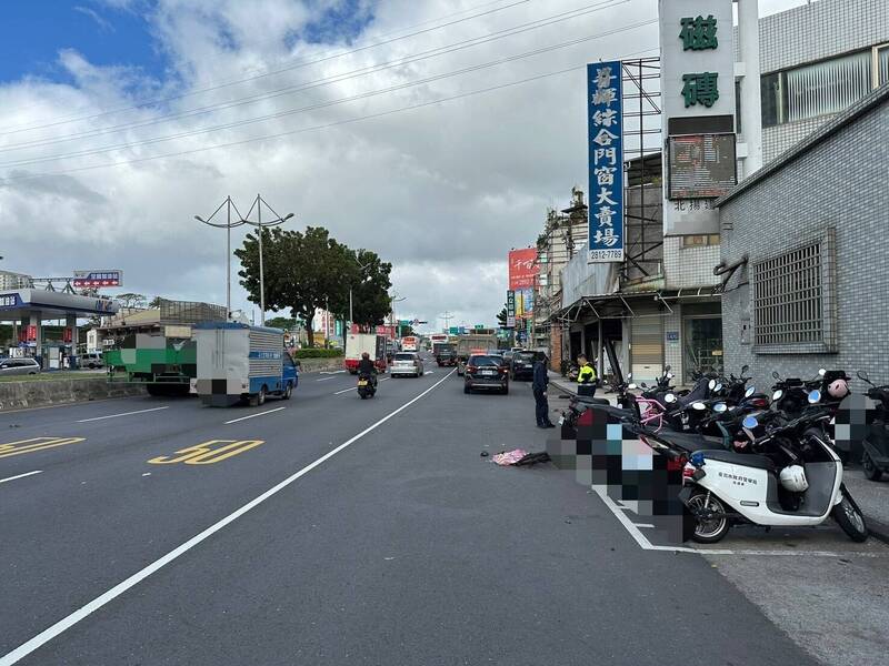 警方到場處理後續。（記者王冠仁翻攝）