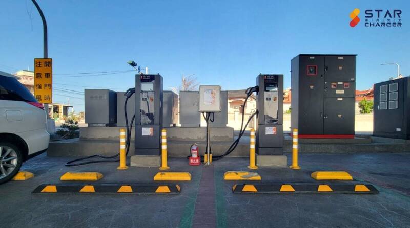 電動車快充站進駐西濱快速路雲林口湖休息站。（星舟快充提供）