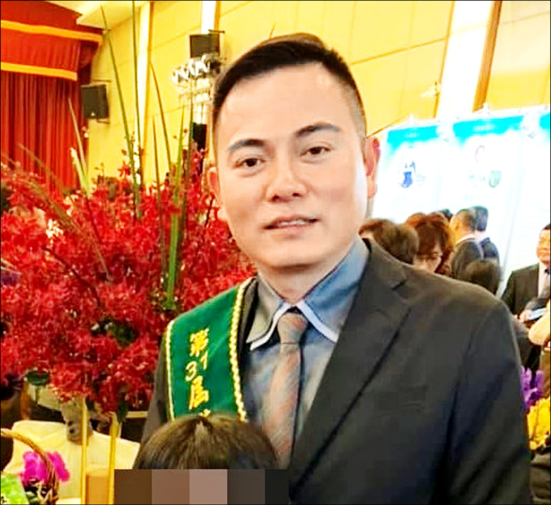 進行有機綠竹筍栽種的李星辰,獲選全國十大神農。(雲縣農業處提供) 進行有機綠竹筍栽種的李星辰,獲選全國十大神農。(雲縣農業處提供)