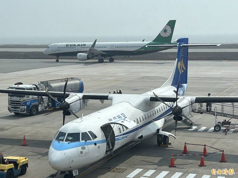 受天兔颱風影響，華信航空和立榮航空15日國內航班異動。（資料照）