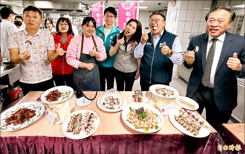 《桃園》推廣桃園黑豬肉 創意餐點中心揭牌