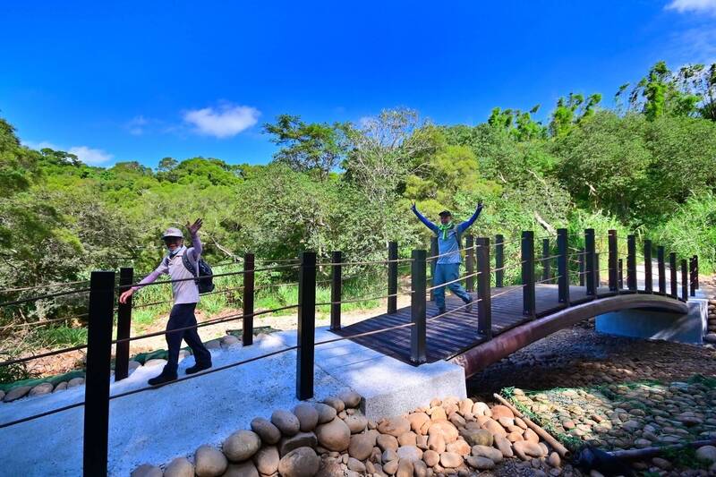 大肚瑞井登山步道新建的跨越橋。（觀旅局提供）