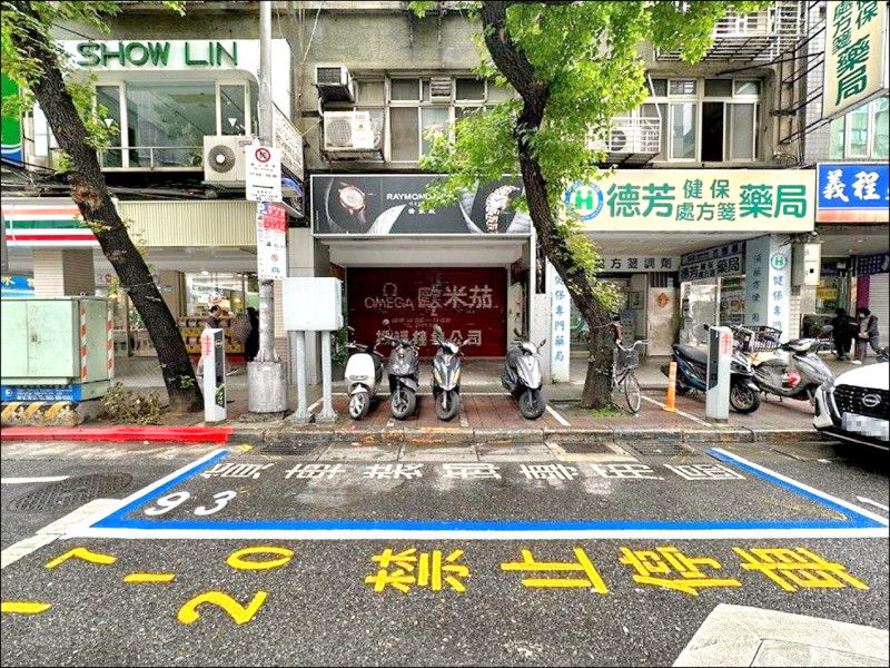 北市停管處於511格時段性禁停車格及185處路邊裝卸貨車格建置智慧設備,輔助違規車輛執法。(停管處提供) 北市停管處於511格時段性禁停車格及185處路邊裝卸貨車格建置智慧設備,輔助違規車輛執法。(停管處提供)
