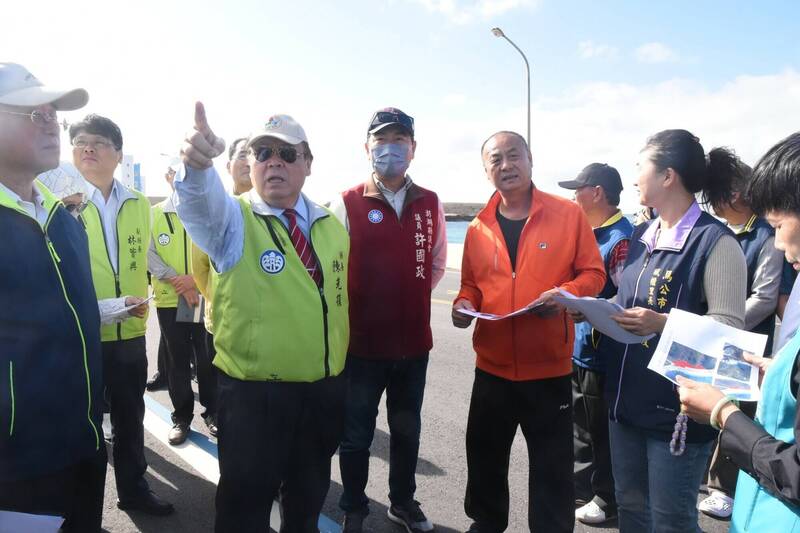 澎湖縣議會總質詢，議員許國政將質詢舞台移師馬公市風櫃里。（澎湖縣政府提供）