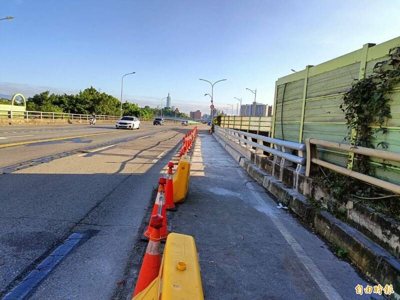 養護工程處表示，永和福和橋橋面預計明日晚間進行路面刨鋪及標線繪製等復舊作業，將於3日凌晨6時起恢復通車。（記者羅國嘉攝）