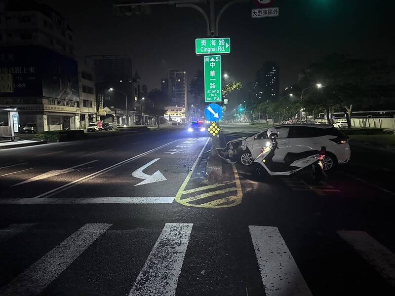 警方获报到场处理车祸，但肇事驾驶不仅未留在现场，电话亦关机失联。（民众提供）