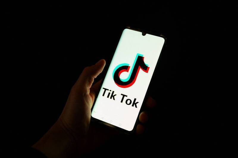 TikTok之前被美國以國家安全風險為由，要求明年1月前出售當地業務，TikTok質疑美國政府通過的法案違憲並提出上訴，不過美國哥倫比亞特區巡迴上訴法院於6日駁回針對此案的審理請求。（法新社）