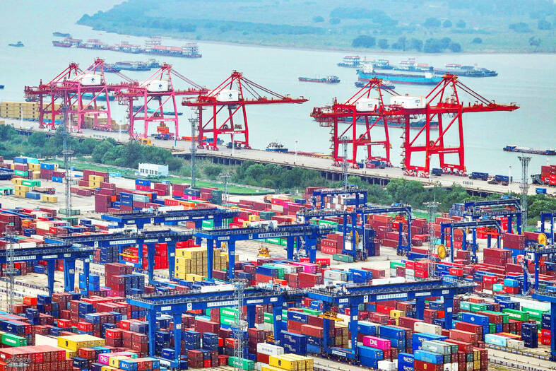 Shipping containers at Nanjing Port in Nanjing, China, are pictured on Oct. 17.
Photo: AFP