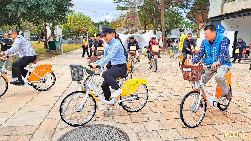 台東YouBike昨天正式上路，縣府歡迎民眾多多利用。（記者黃明堂攝）