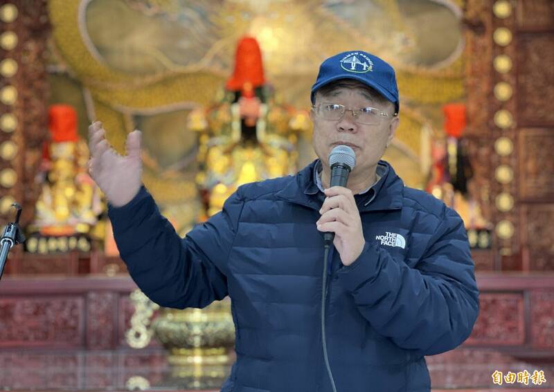 李沃士離開縣長職位，全心投入宗教「為神明服務」，日前還在為金門玄佑宮將舉行新道場安座入火大典出面說明。（記者吳正庭攝）