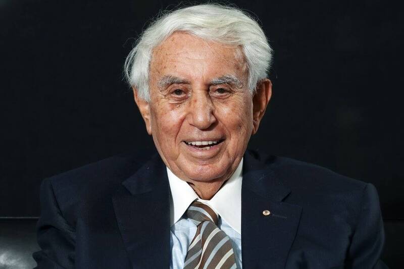 澳洲億萬富豪、Meriton Group 創辦人崔古波夫（Harry Triguboff）呼籲澳洲增加移民人數，但對中國移民發出警告，認為如果澳洲引進很多中國移民，「他們就會接管這裡」。（擷取自網路）