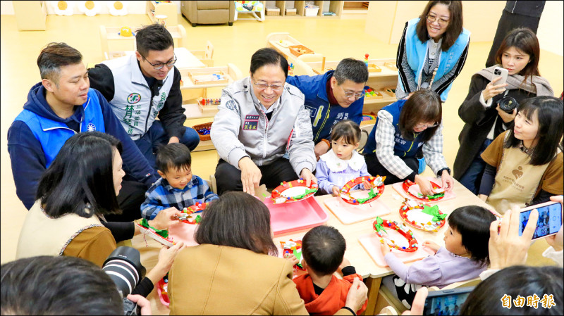 市長張善政表示，龍潭新開幕兩處公共托育家園，加上龍潭八德托嬰中心、中山社區公共托育家園，龍潭目前共有4處公設民營公共托育設施。（記者黃政嘉攝）