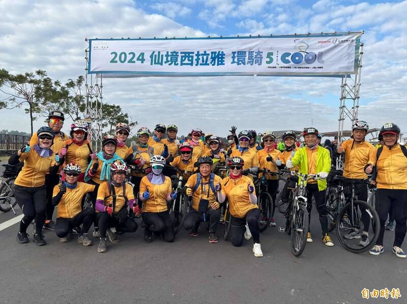車友環騎西拉雅國家風景區5大水庫,推廣「西拉雅5COOL」自行車活動全新品牌。(記者王涵平攝) 車友環騎西拉雅國家風景區5大水庫,推廣「西拉雅5COOL」自行車活動全新品牌。(記者王涵平攝)