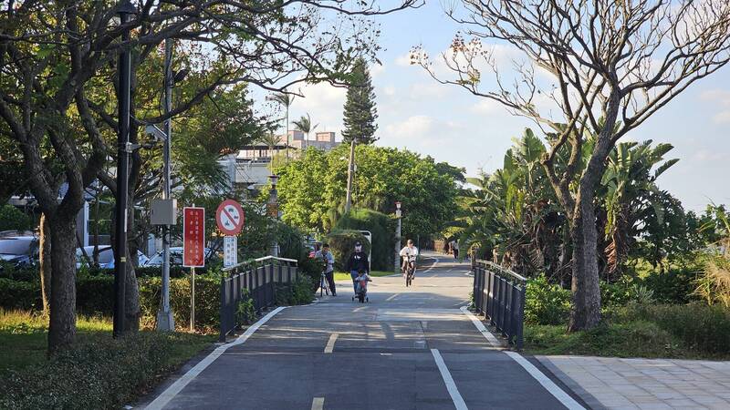 新北河濱自行車道禁止汽機車進入，12月30日再啟用5處8支科技執法。（新北市高灘處提供）