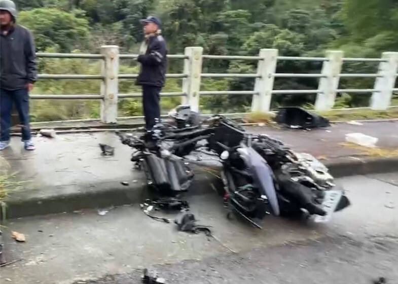 楊女機車嚴重毀損。（民眾提供）