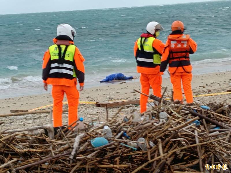 白沙赤崁牛踏仔海域，發現一具浮屍。（記者劉禹慶攝）