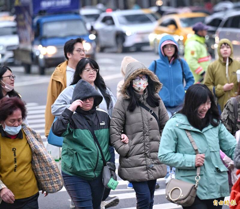 粉專指出，週六晚起到下週一清晨北部市區低溫可能下探11-13度，下週一白天起冷氣團減弱，各地天氣依然大致穩定，氣溫開始逐漸回升。（資料照）
