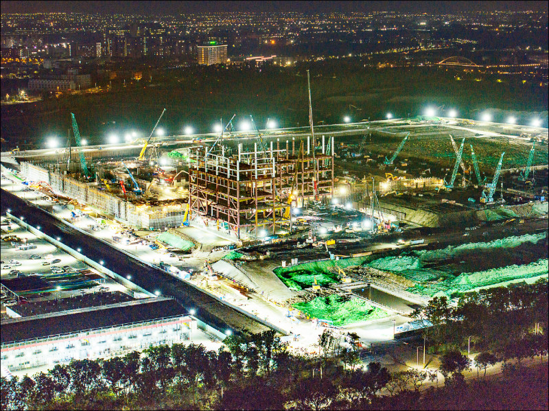 台積電在嘉義科學園區的先進封裝廠日夜趕工。（讀者提供）