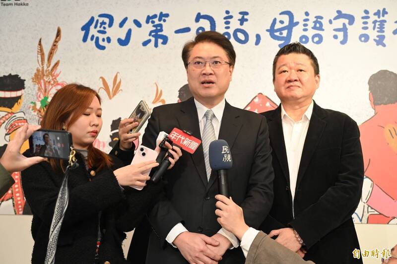 民進黨秘書長林右昌出席客家部「我們的第一句話,母語守護者」策展記者會。(記者田裕華攝)
民進黨秘書長林右昌出席客家部「我們的第一句話,母語守護者」策展記者會。(記者田裕華攝)