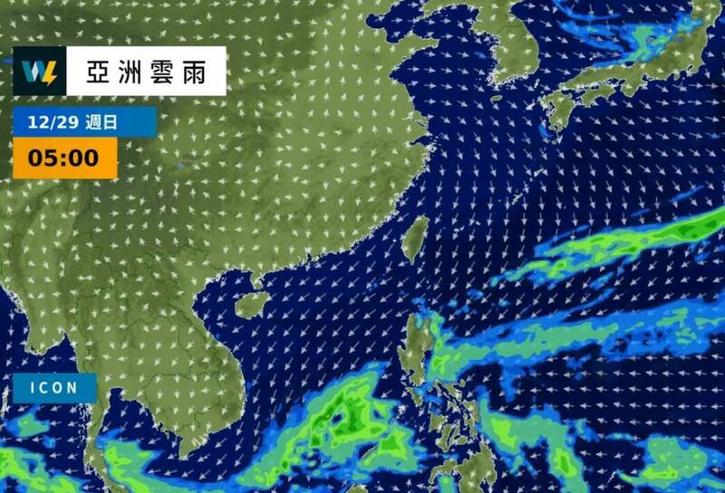 今天台灣各地受到強烈大陸冷氣團的影響，氣溫明顯下降，下週一（30日）台灣附近風場轉偏東風，各地氣溫持續回升，下週二（31日）又會有另波東北季風與冷空氣再度南下。（圖擷自「天氣風險 WeatherRisk」臉書粉專）