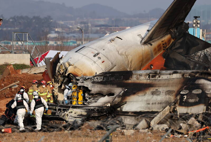 南韓濟州航空今（29日）上午發生重大空難，造成一共179人死亡，成為繼2002年後，南韓境內史上死傷人數最嚴重的空難事件。（歐新社）