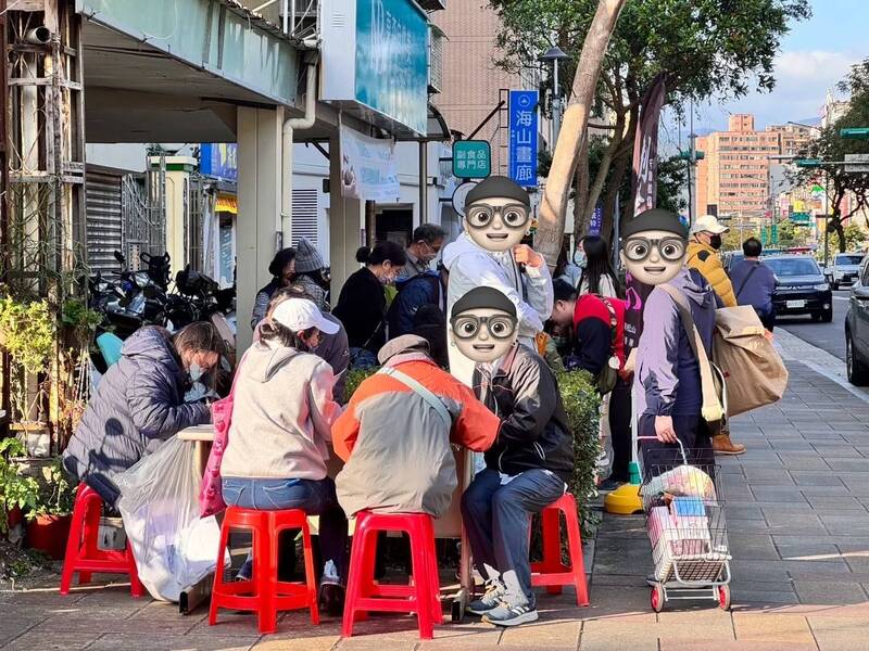 「剷除黑芯-信義南松山罷免團隊」29日獨立出攤，不少民眾踴躍前來連署。（圖擷自Threads）