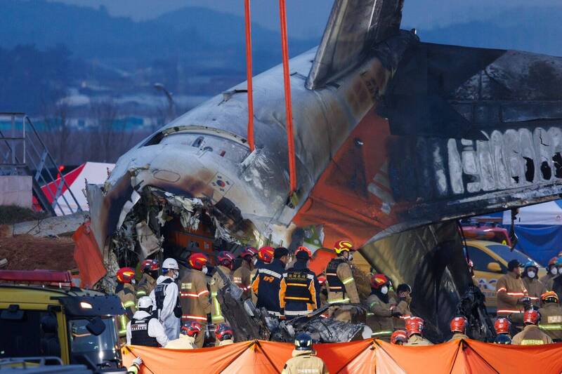 南韓濟州航空一架載有181人的波音737-800昨日失事，造成179人不幸罹難。（彭博）