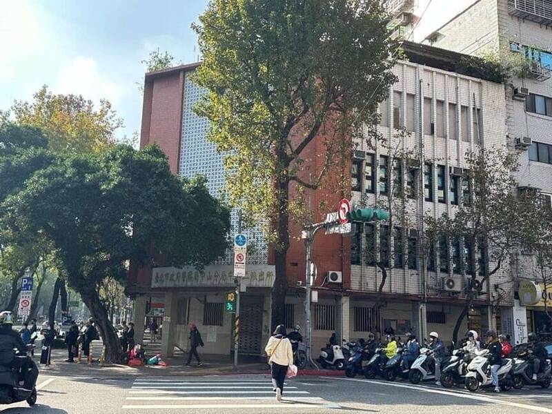 台北市警中山分局中山二派出所轄管林森北路等八大行業密集區域，號稱「天下第一所」。（記者蔡思培翻攝）