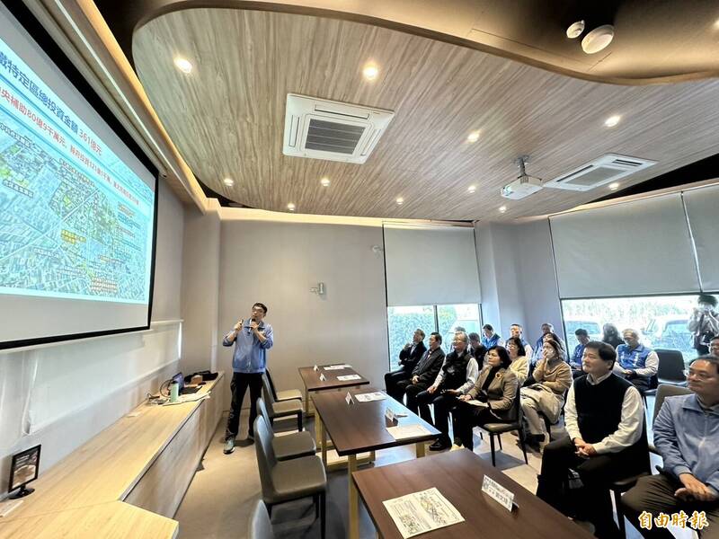 雲林縣政府促參推動虎尾高鐵特區興建社會住宅結合商城與會展中心，今天舉行「招商討論會議」。（記者李文德攝）