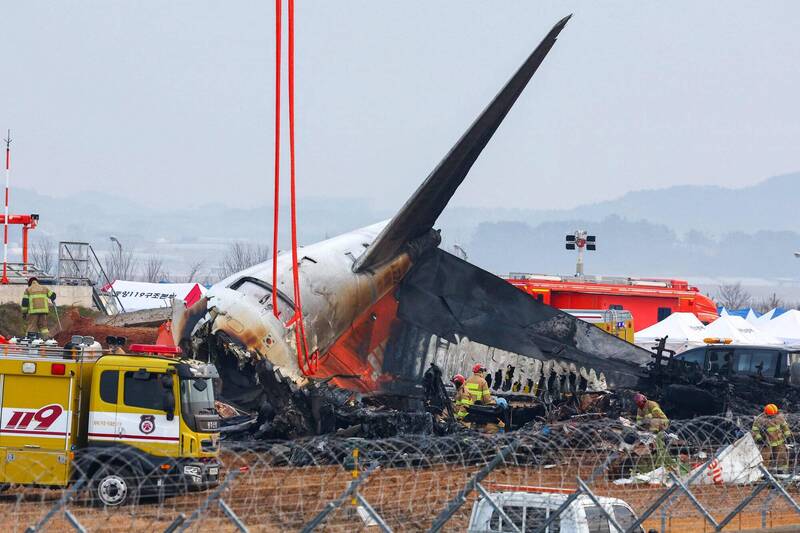 南韓濟州航空空難179死，45歲韓姓機長為空軍退役飛行員。（法新社）